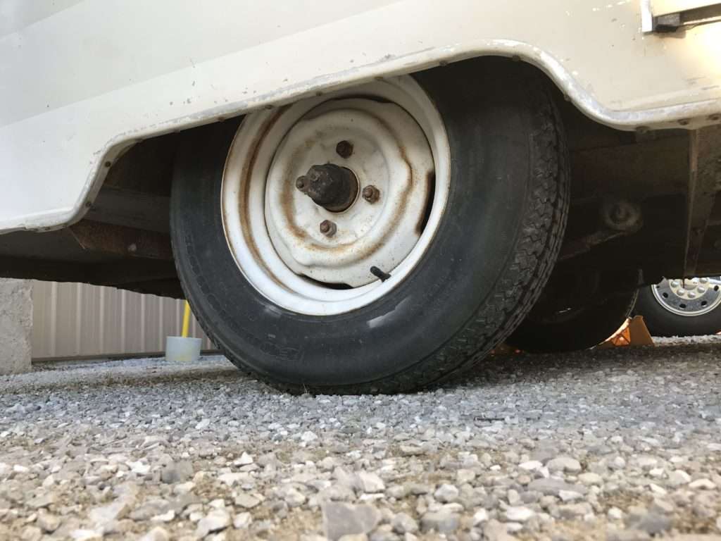 Determining the Original Wheel and Tire Size for a 1970 Shasta Compact