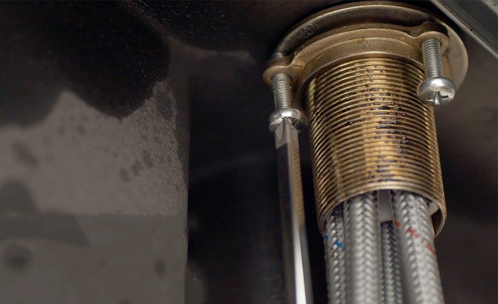 How to Remove a Kitchen Faucet